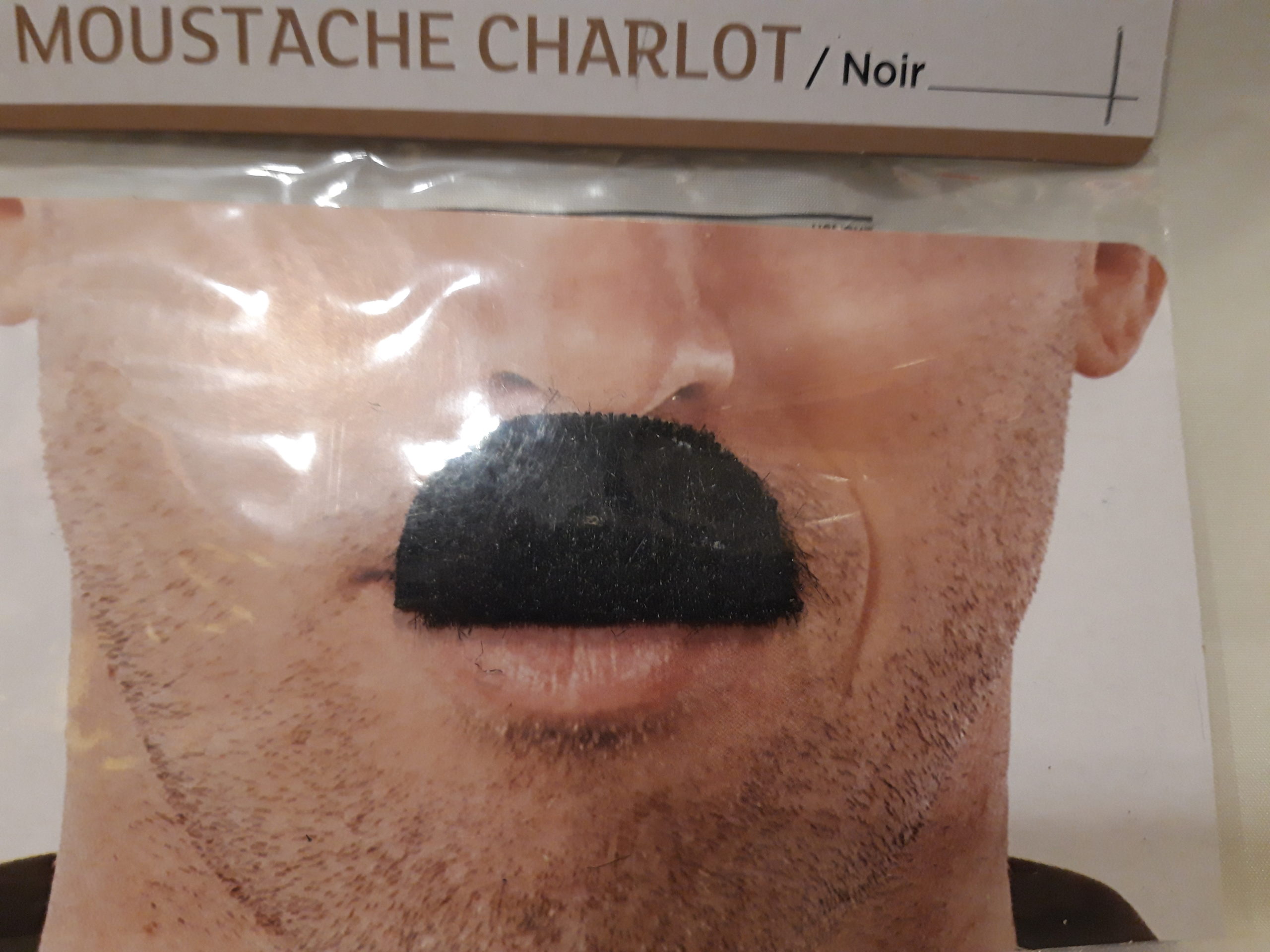 moustache charlot
